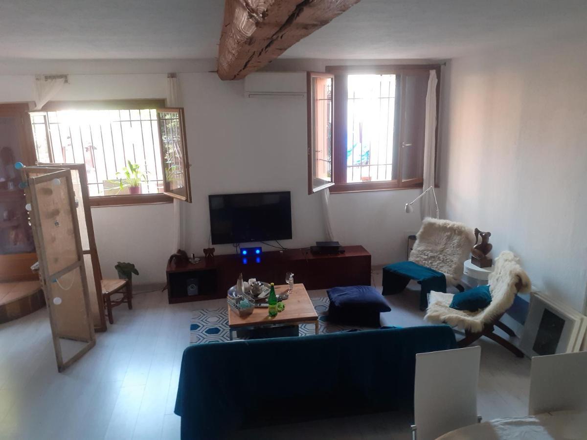 Chambre Dans Une Grande Maison Entre Canal Du Midi Et Centre Ville Beziers Exterior photo
